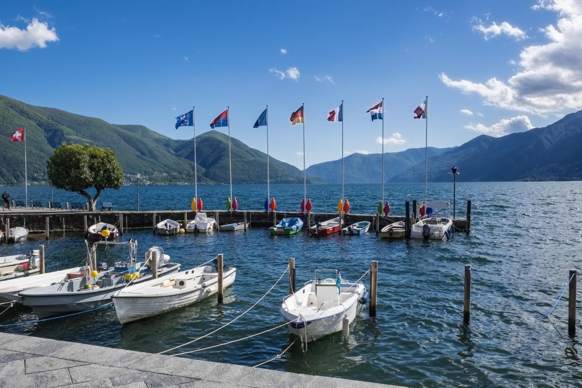 Red View Apartment - Happy Rentals Ronco sopra Ascona Exteriör bild